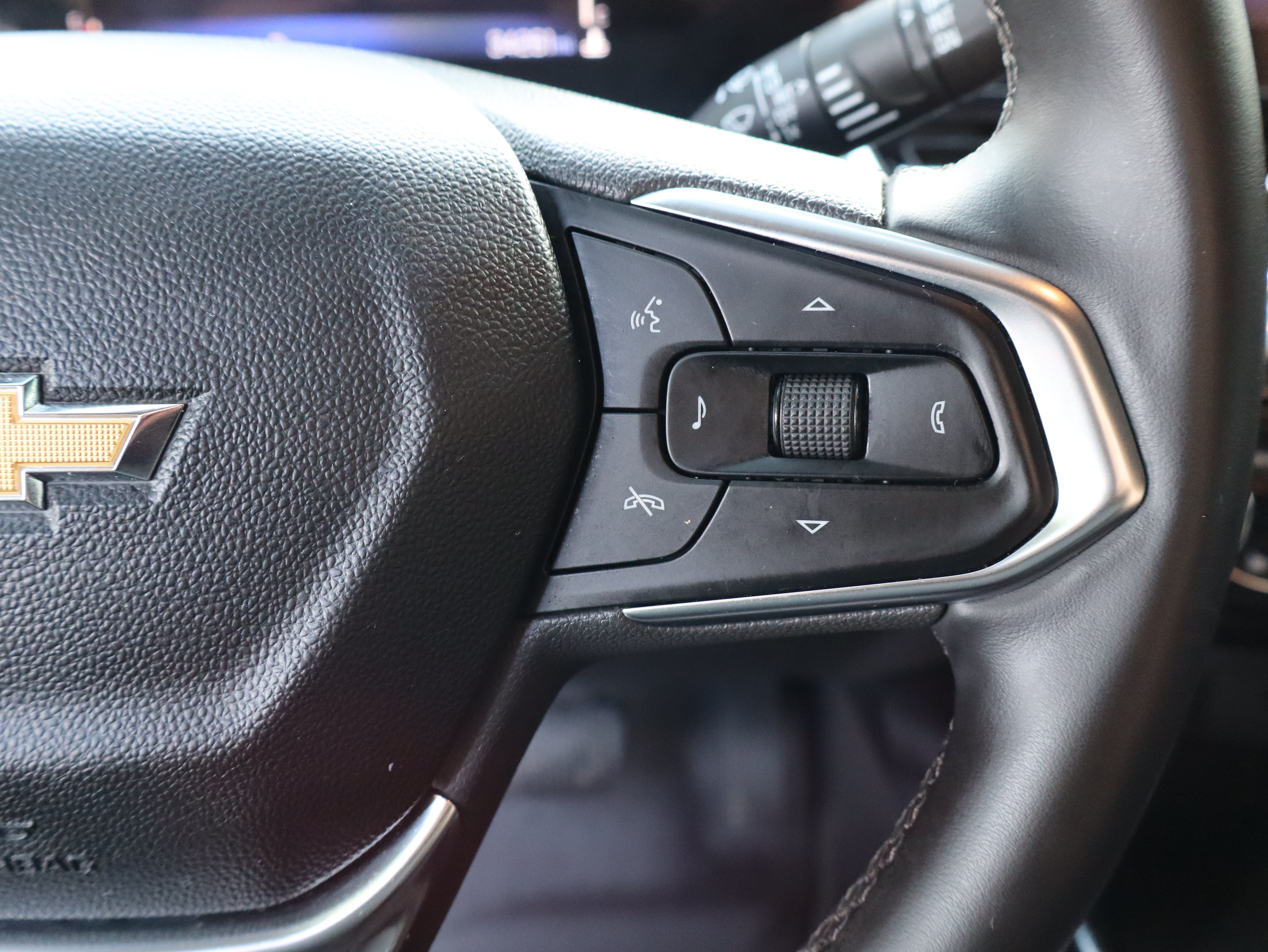 Used 2025 Chevrolet Trax LT w/ Driver Confidence Package FWD image 24