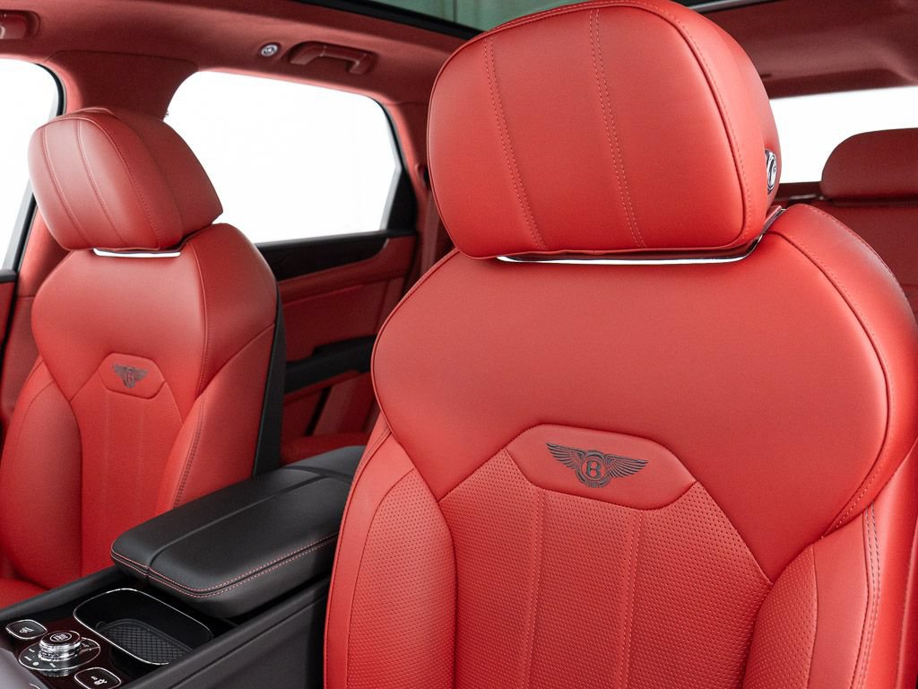 Certified 2023 Bentley Bentayga AWD/4WD image 15