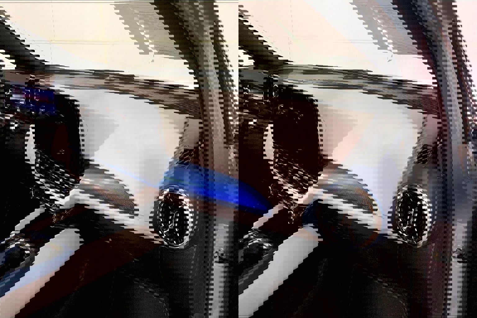 Used 2025 Chevrolet Equinox EV LT FWD image 16