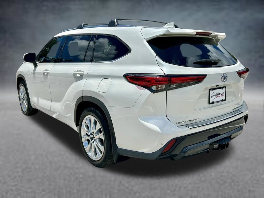 Used 2021 Toyota Highlander Limited AWD/4WD image 8