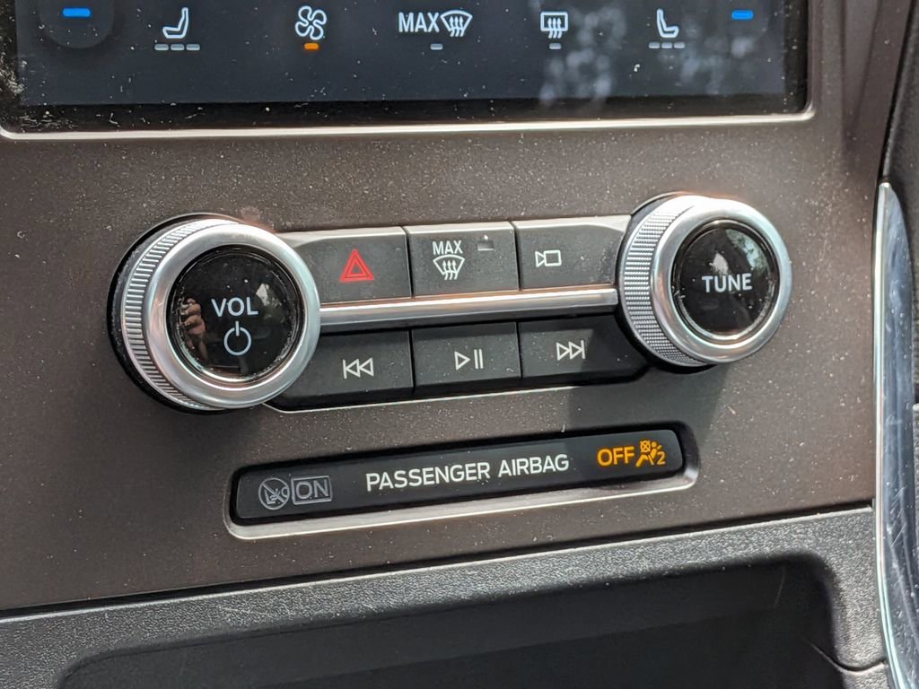 Used 2021 Ford Edge ST image 20