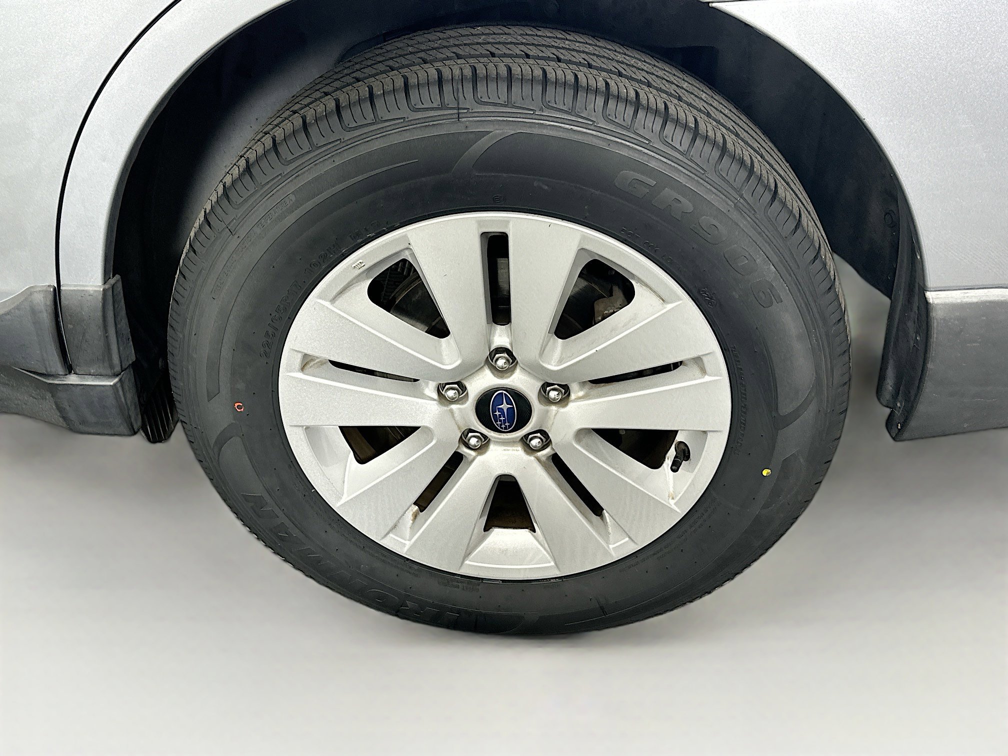 Used 2019 Subaru Outback 2.5i Premium image 11