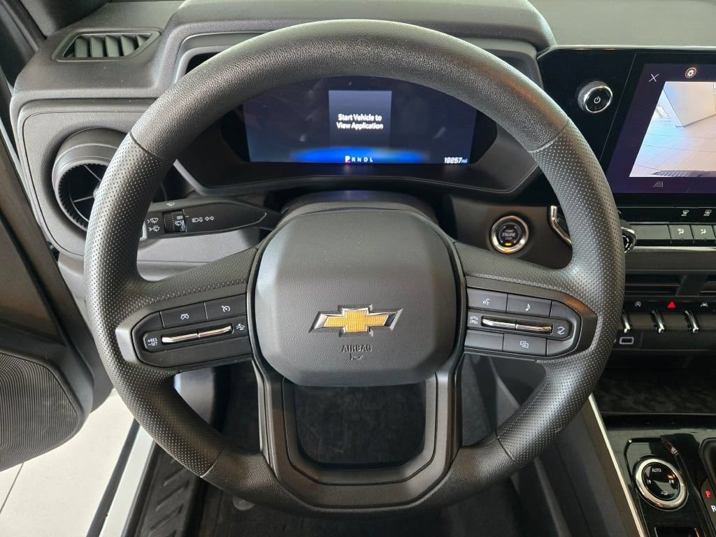 Used 2025 Chevrolet Colorado W/T AWD/4WD image 30