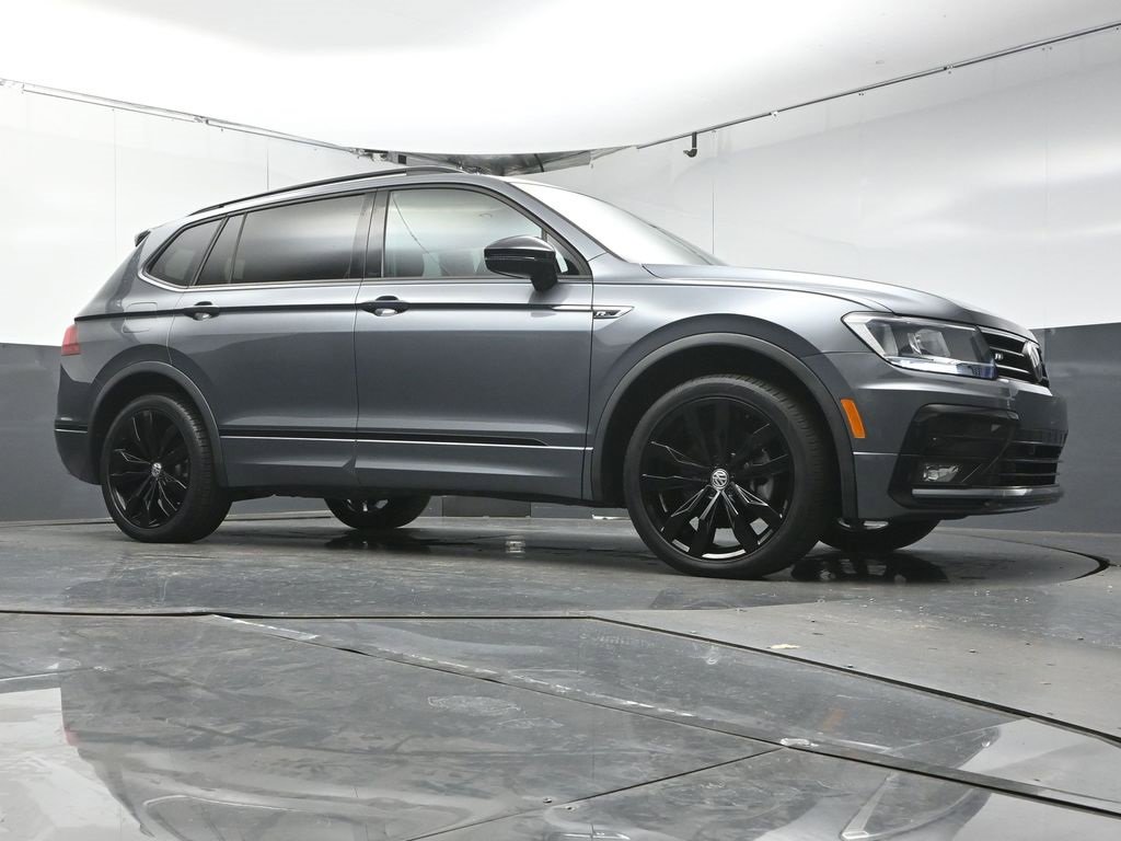 Used 2021 Volkswagen Tiguan SE R-Line image 40