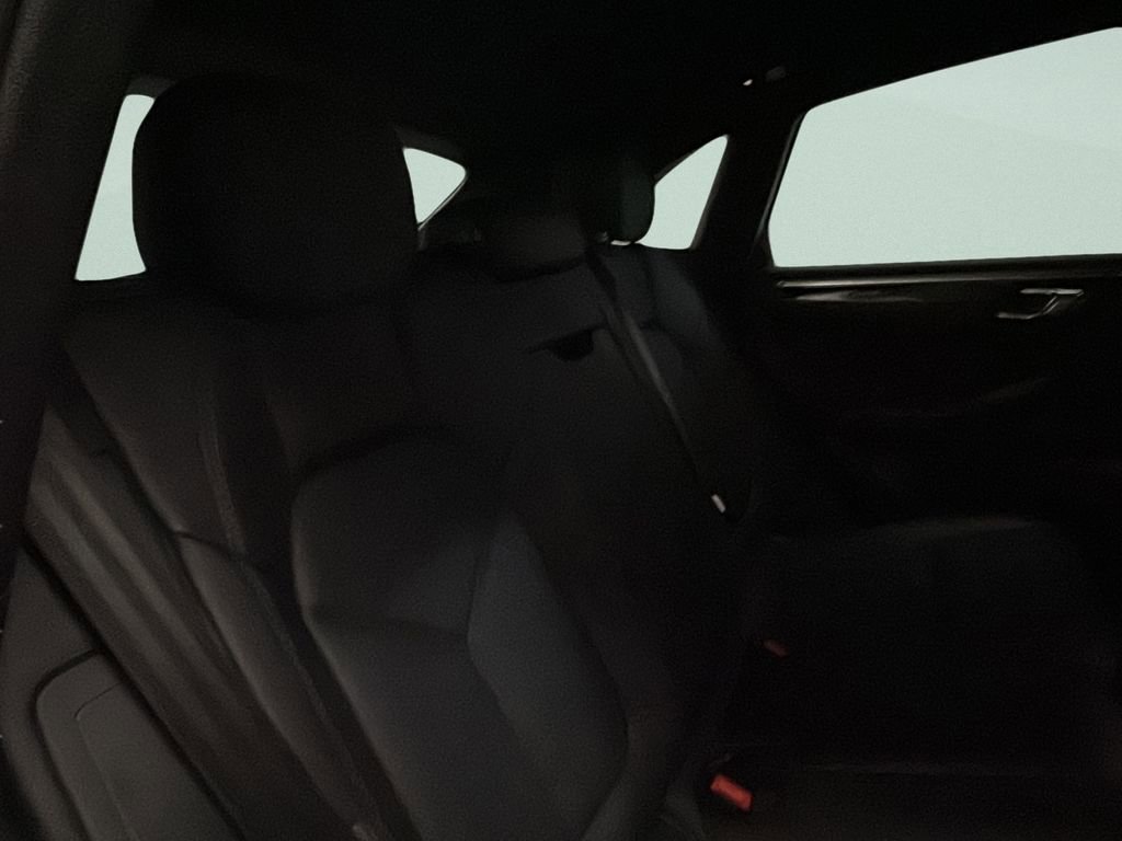 Used 2021 Porsche Macan S image 14