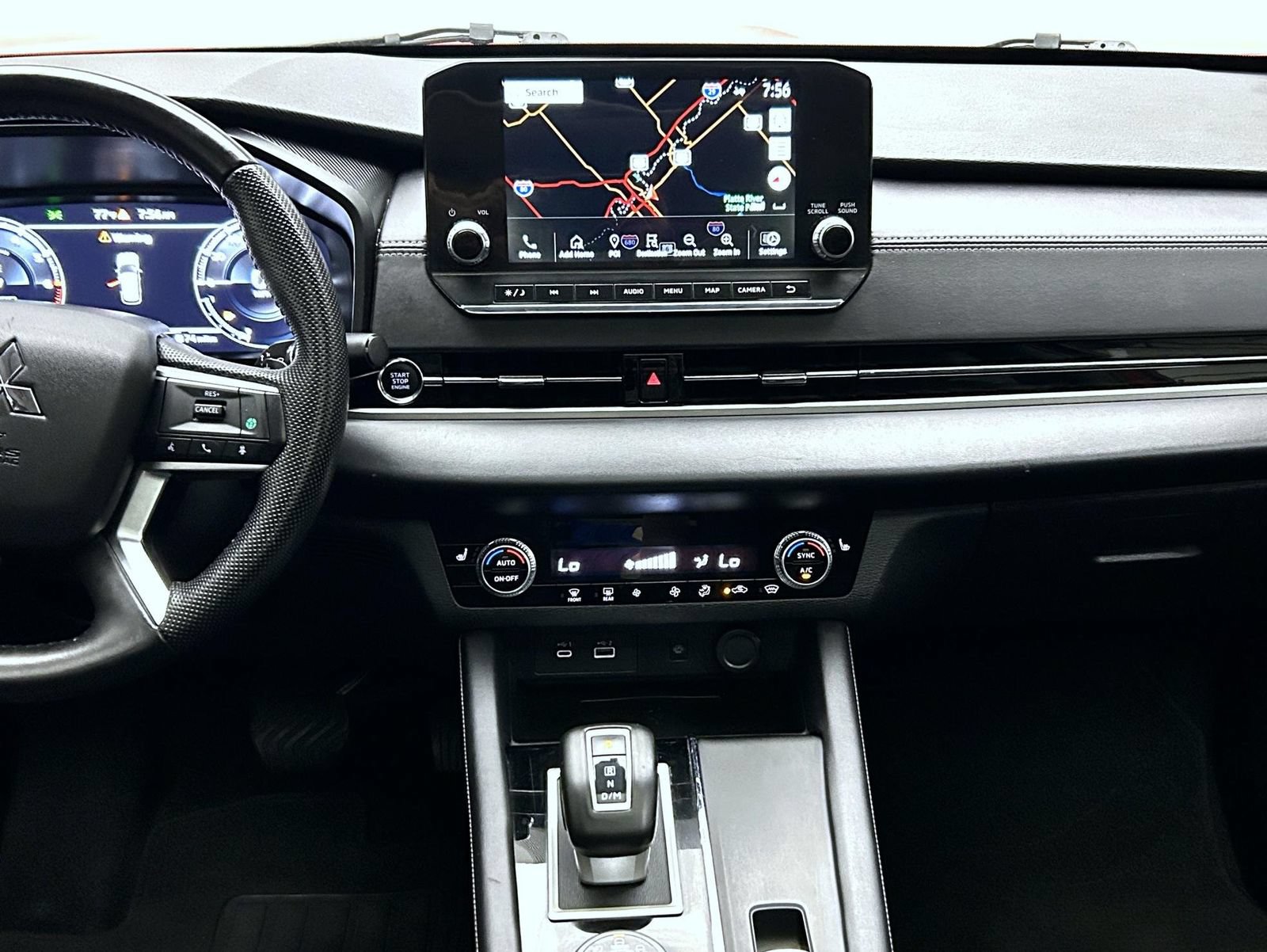 Used 2023 Mitsubishi Outlander SE AWD/4WD image 13