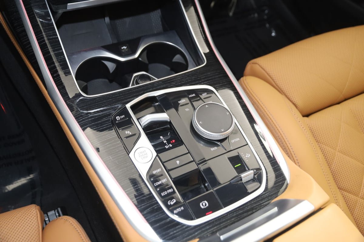 Used 2024 BMW X7 xDrive40i w/ M Sport Package AWD/4WD image 34