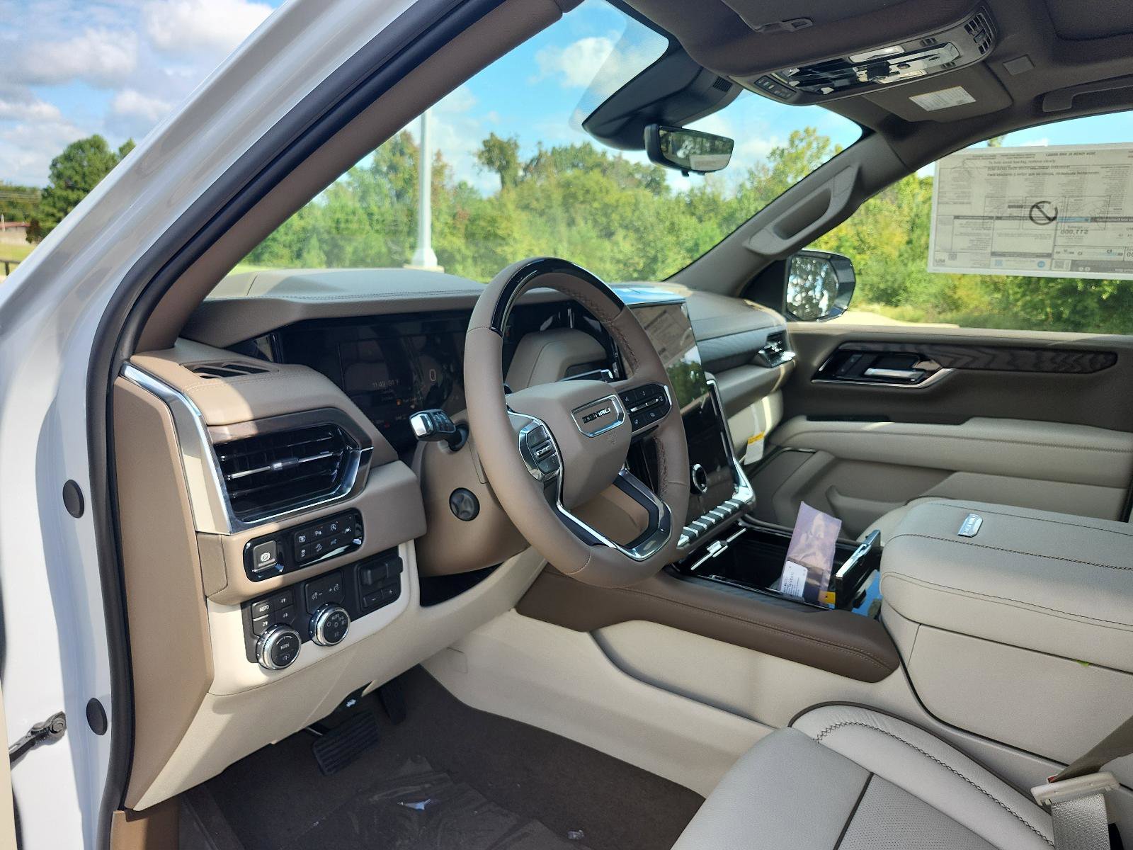 New 2026 GMC Yukon XL Denali w/ Denali Reserve Package image 13