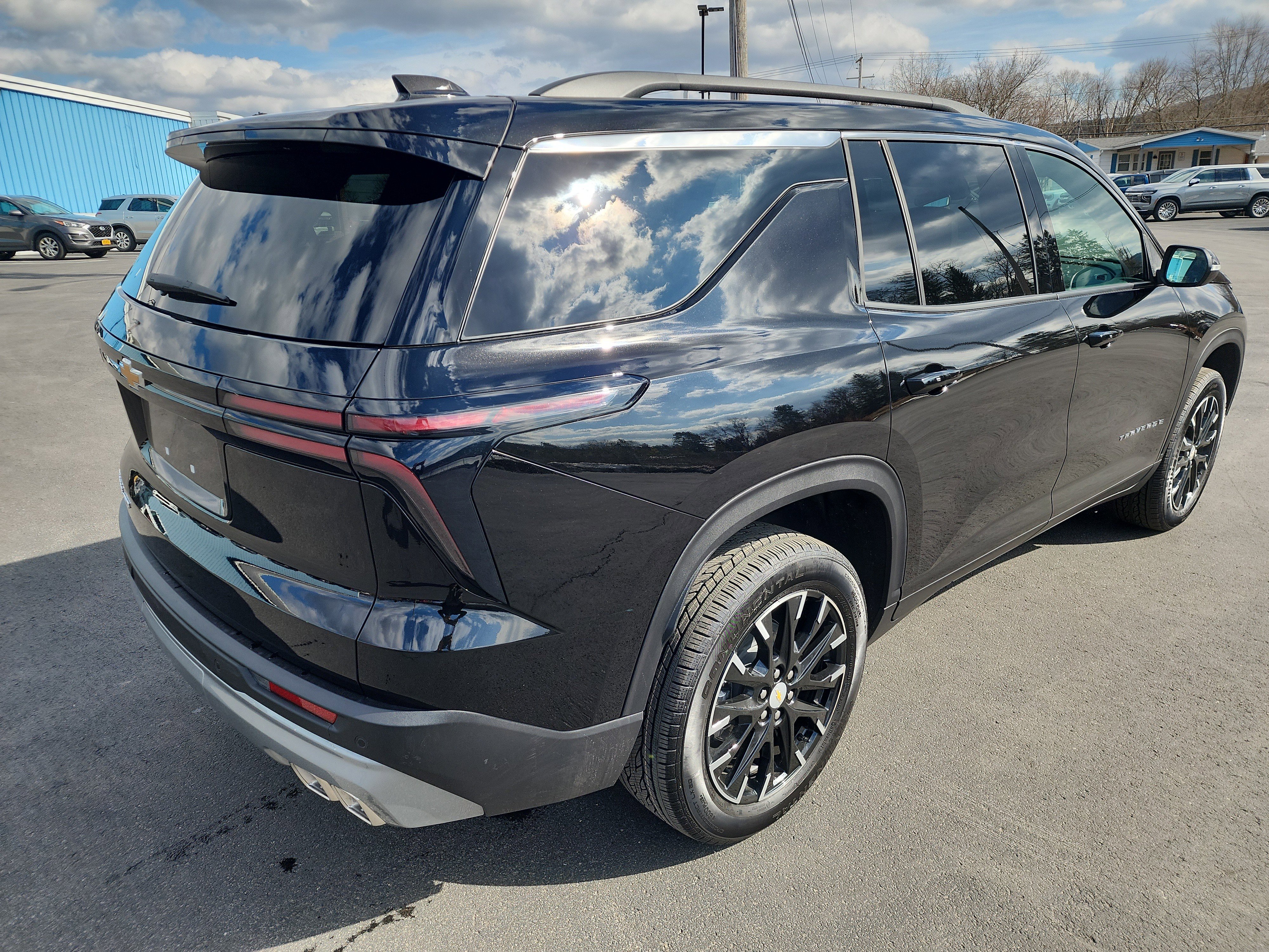 New 2026 Chevrolet Traverse LT w/ Sun and Wheel Package AWD/4WD image 8