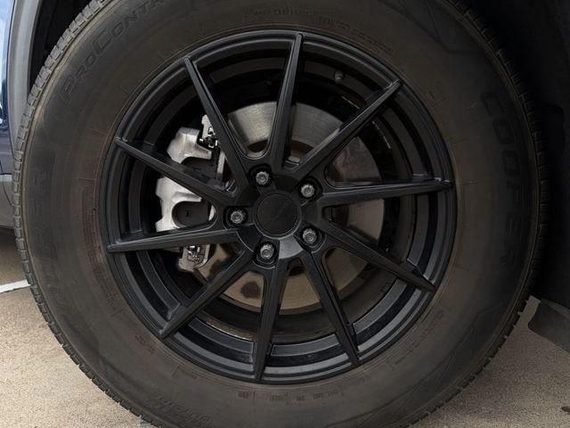 Used 2020 Ford Explorer XLT w/ Equipment Group 202A RWD image 9