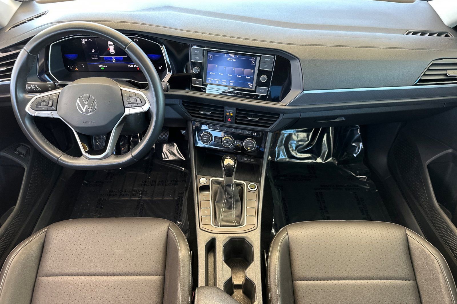 Used 2024 Volkswagen Jetta SE w/ Panoramic Sunroof Package image 13