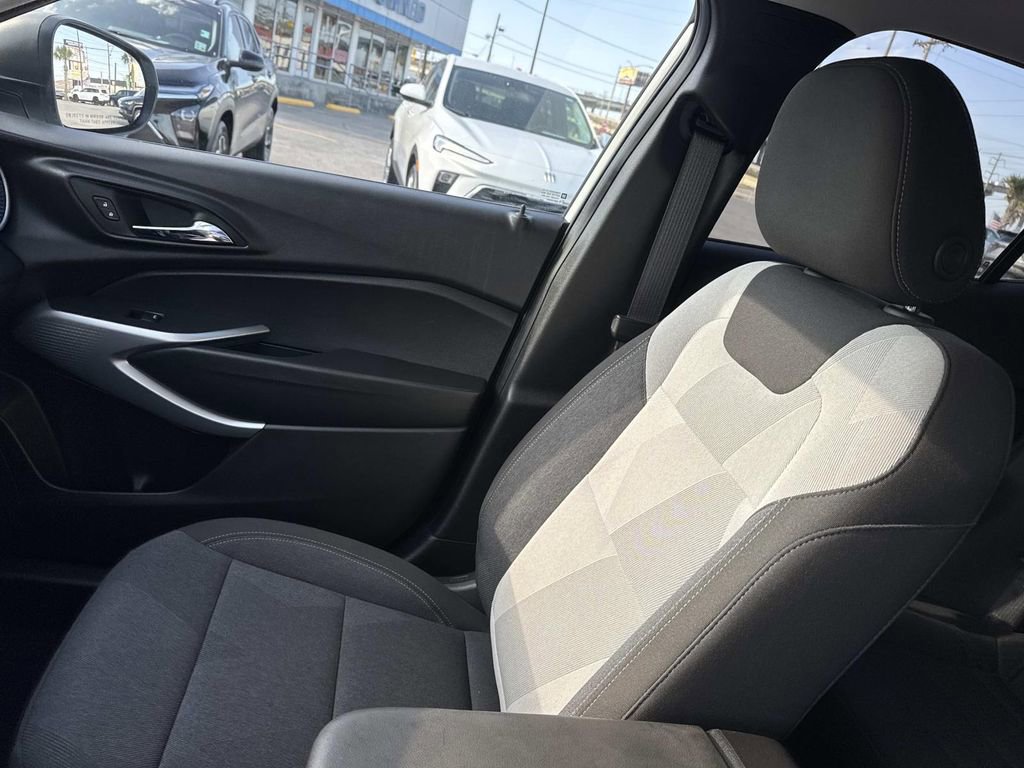 Certified 2024 Chevrolet Trax LS image 15