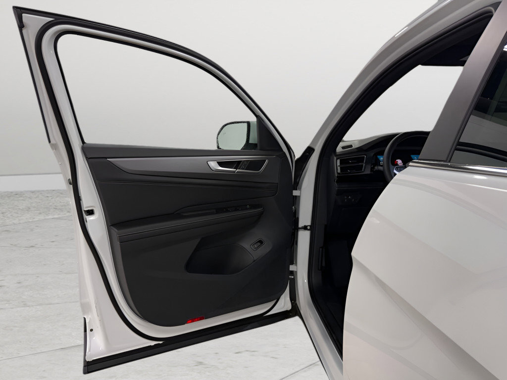 New 2026 Volkswagen Atlas Cross Sport SE image 19