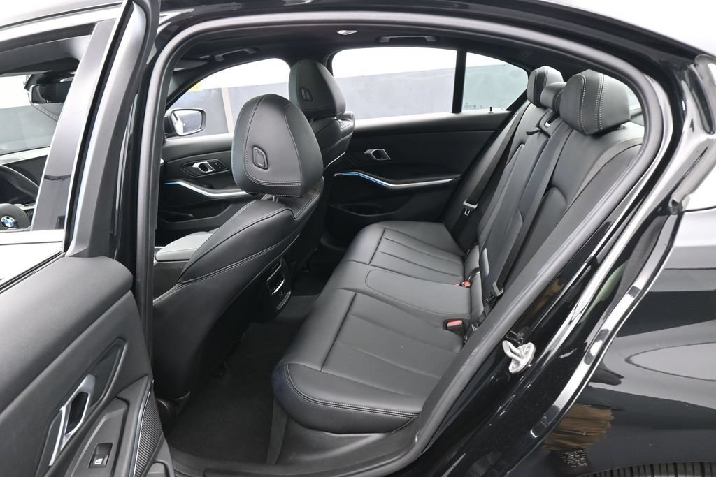 Used 2026 BMW 330i Sedan w/ Convenience Package RWD image 31