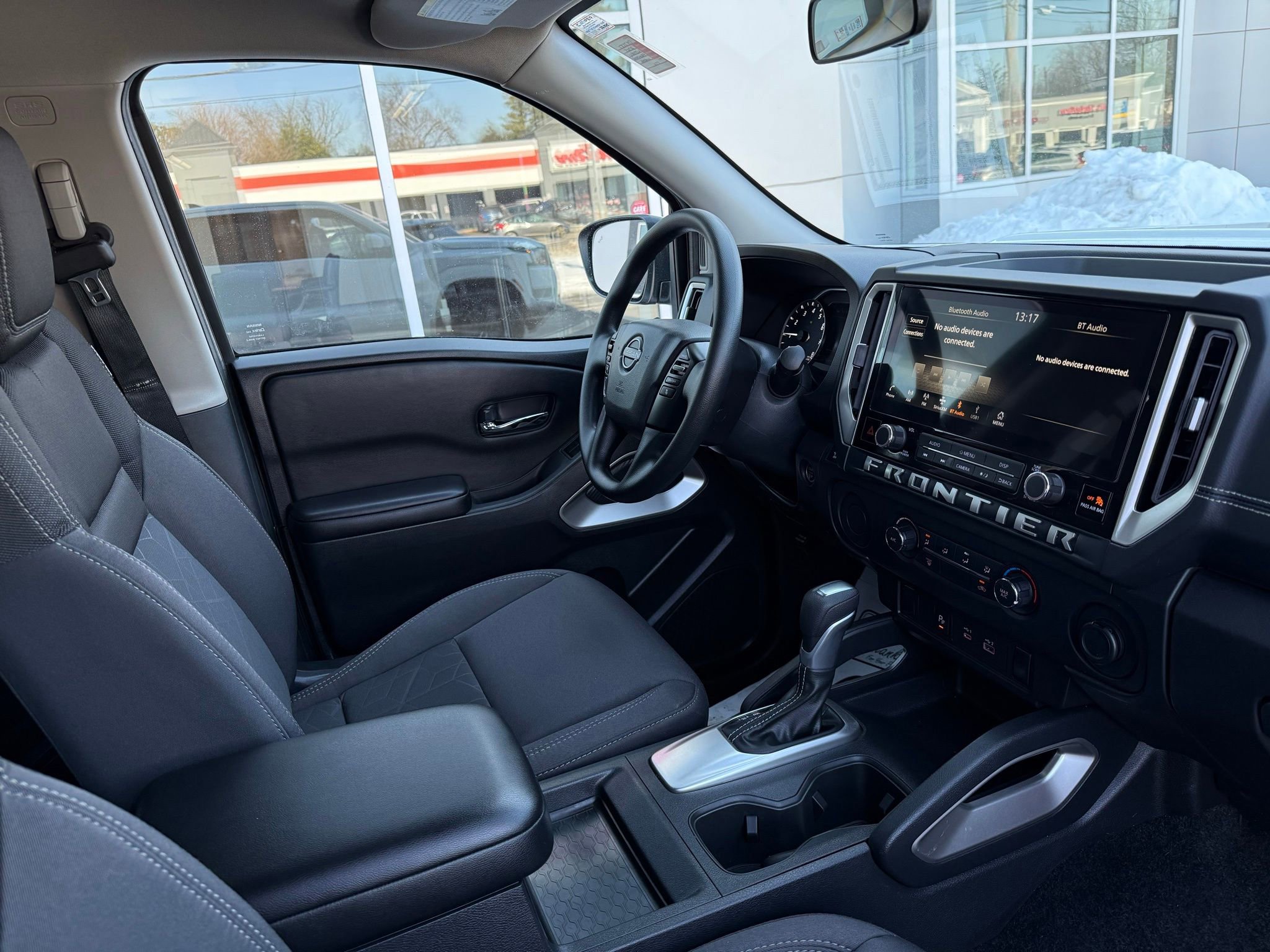 Used 2025 Nissan Frontier SV image 16