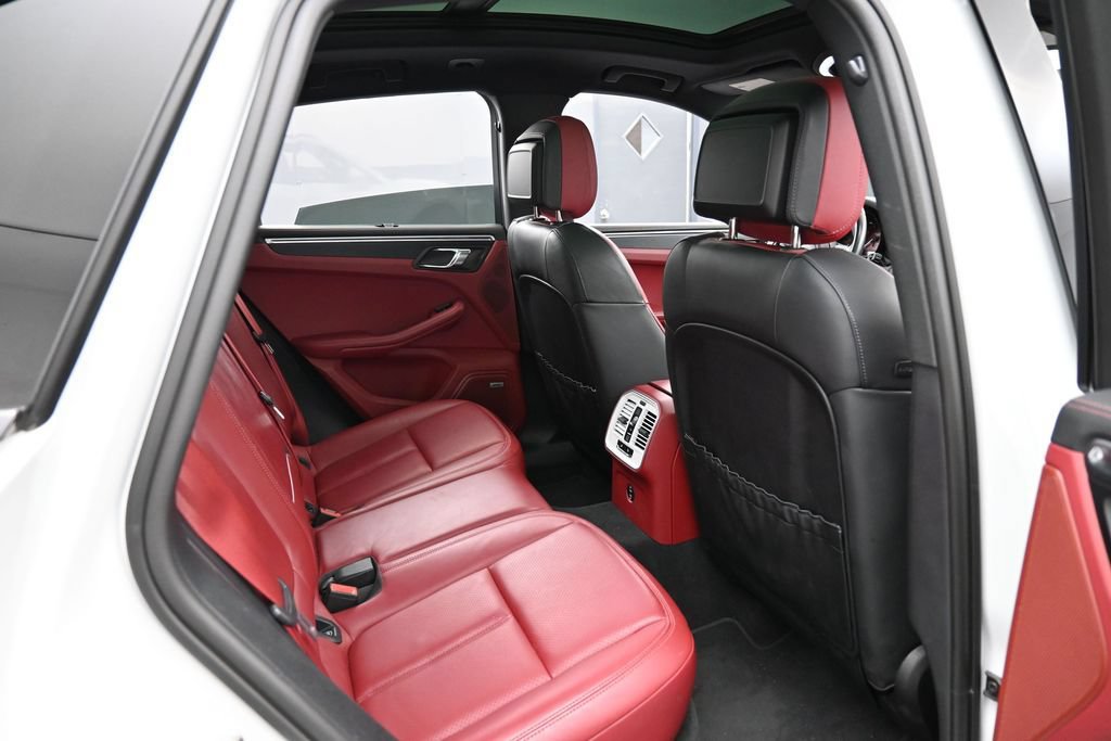 Certified 2022 Porsche Macan GTS AWD/4WD image 29