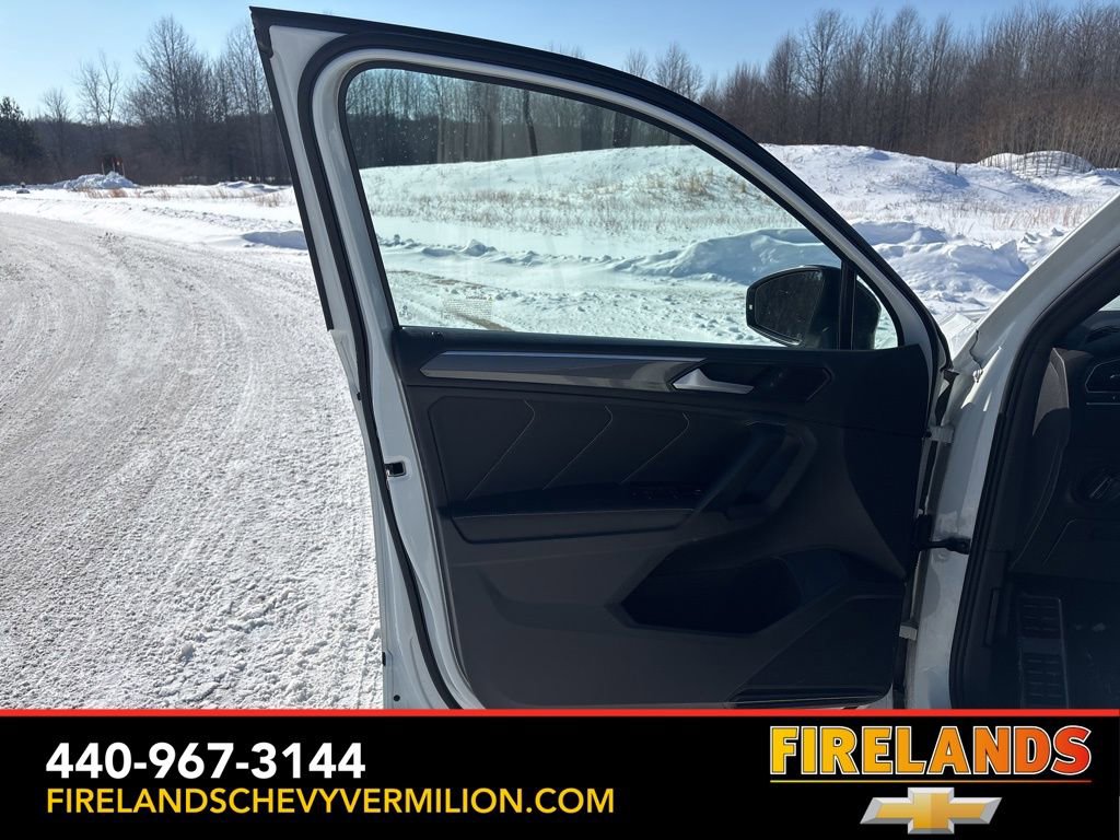 Used 2023 Volkswagen Tiguan SE R-Line image 13