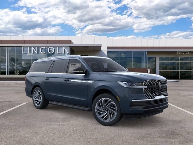 New 2026 Lincoln Navigator L Premier AWD/4WD image 7