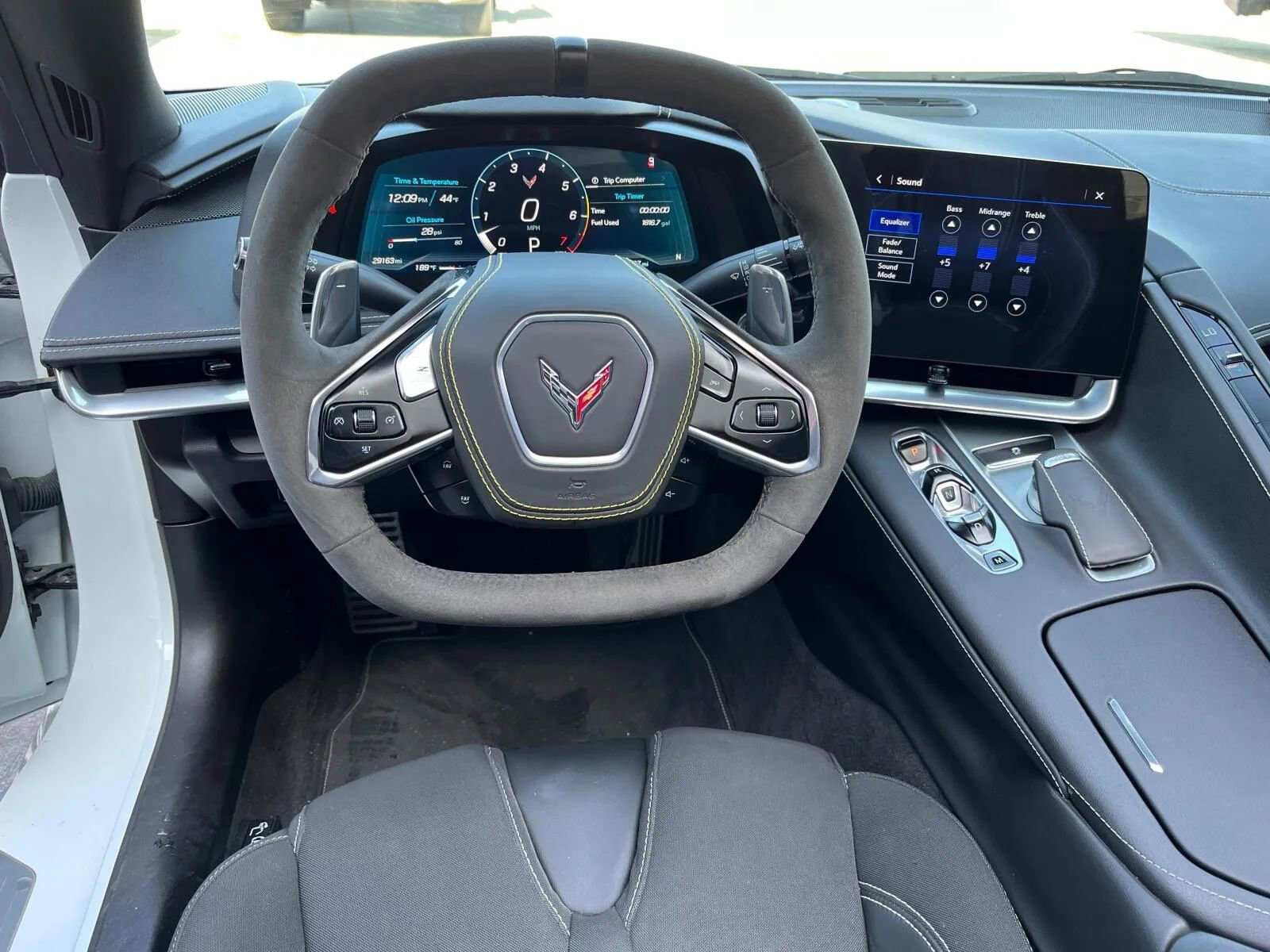 Used 2023 Chevrolet Corvette Stingray w/ Z51 Performance Package image 18