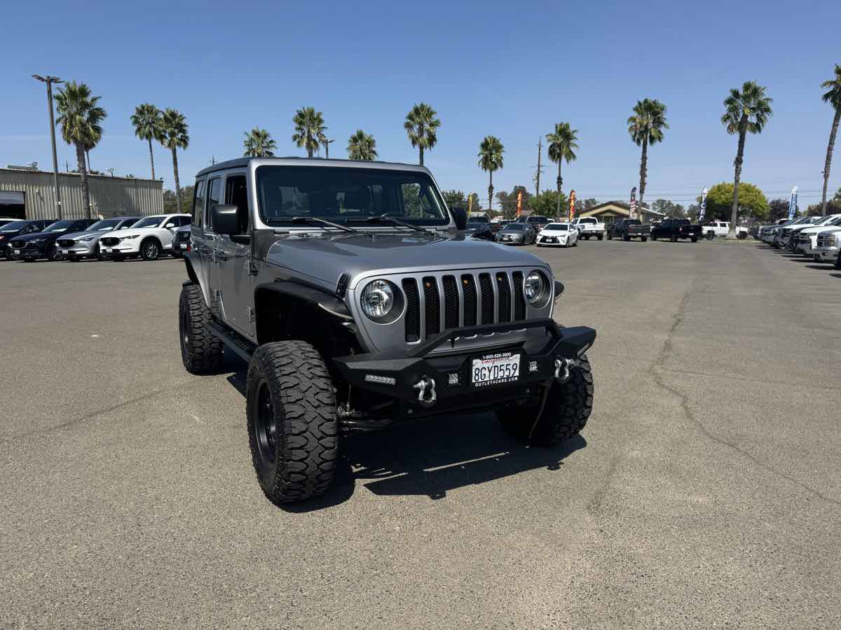 Used 2018 Jeep Wrangler Unlimited Sport S image 3