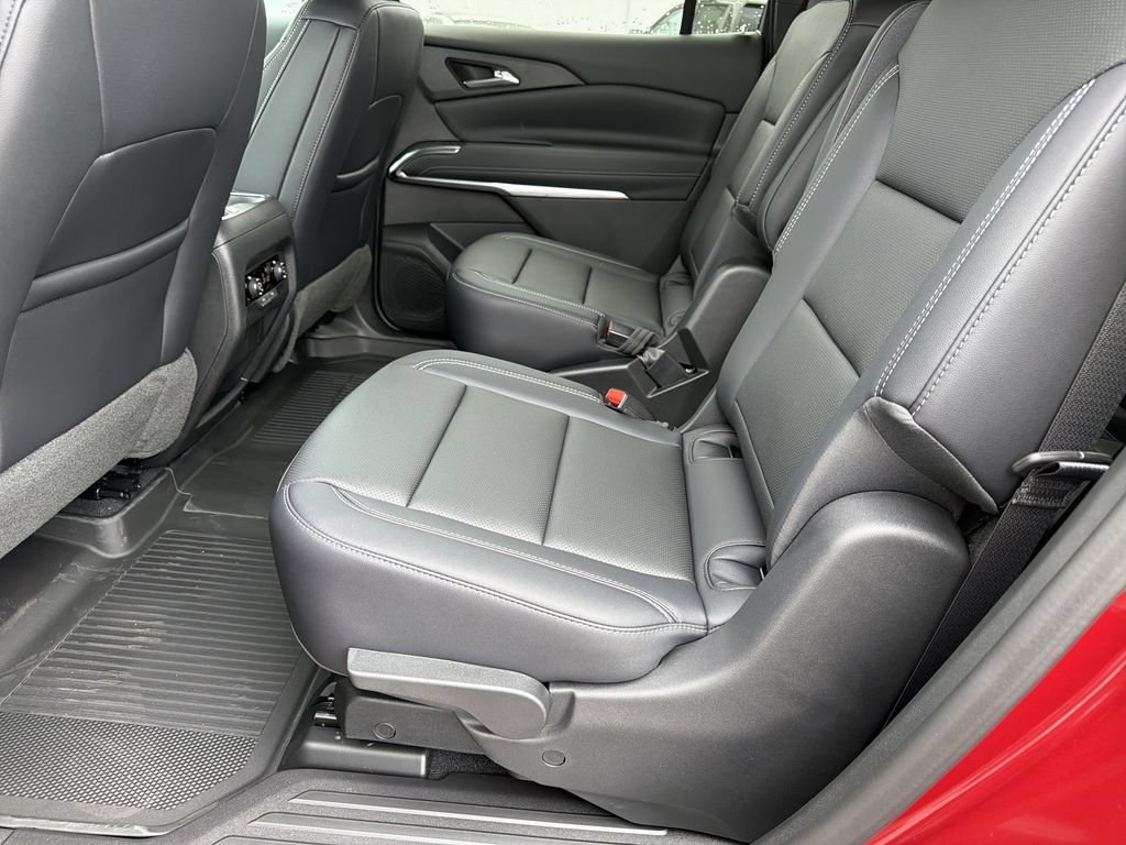 New 2026 Chevrolet Traverse LT w/ Sun and Wheel Package FWD image 17