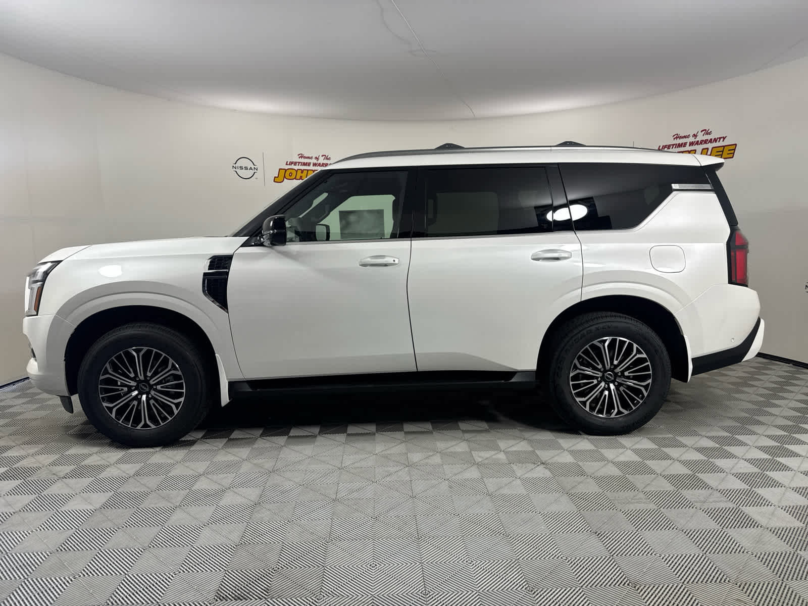 New 2026 Nissan Armada SL image 2
