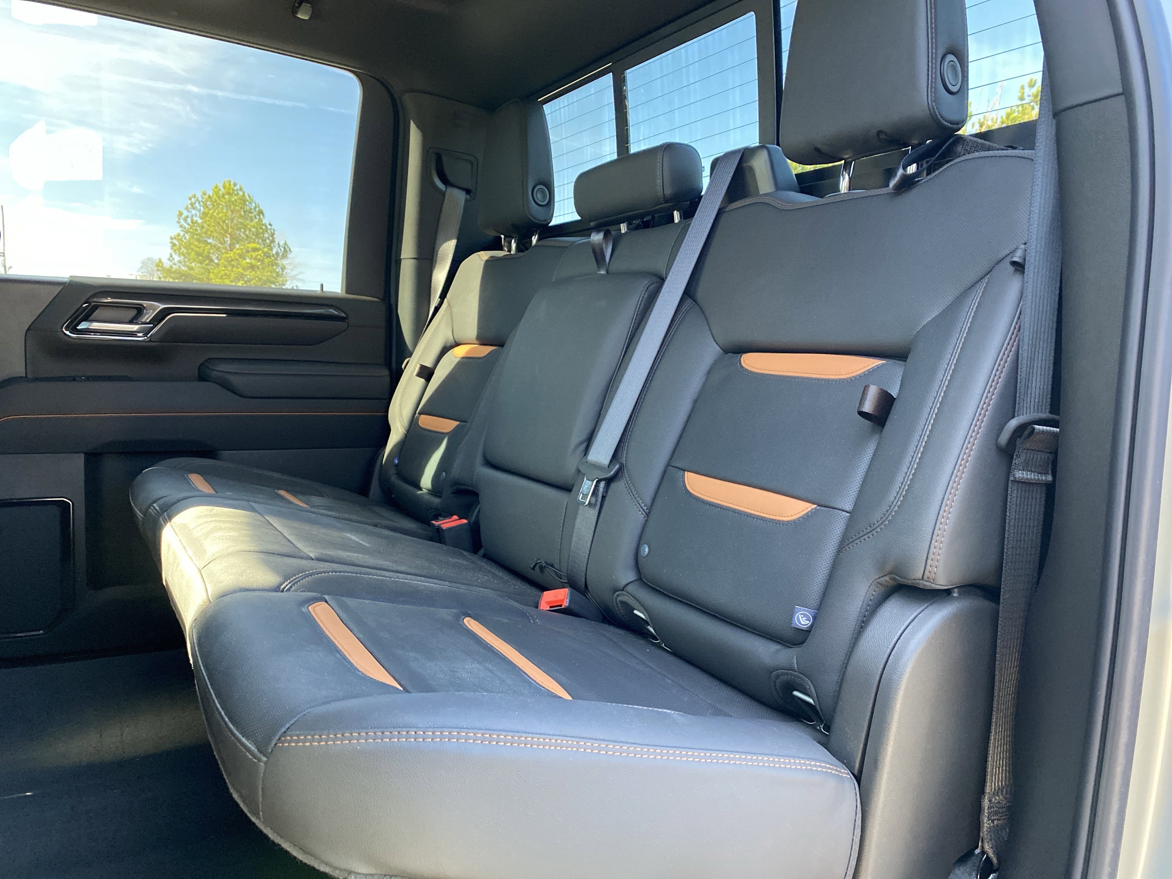 Used 2025 GMC Sierra 2500 AT4 w/ AT4 Premium Plus Package image 17