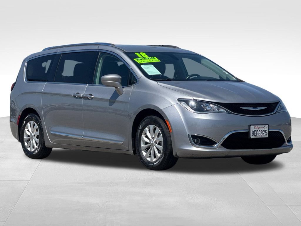Used 2018 Chrysler Pacifica Touring-L Plus FWD image 7