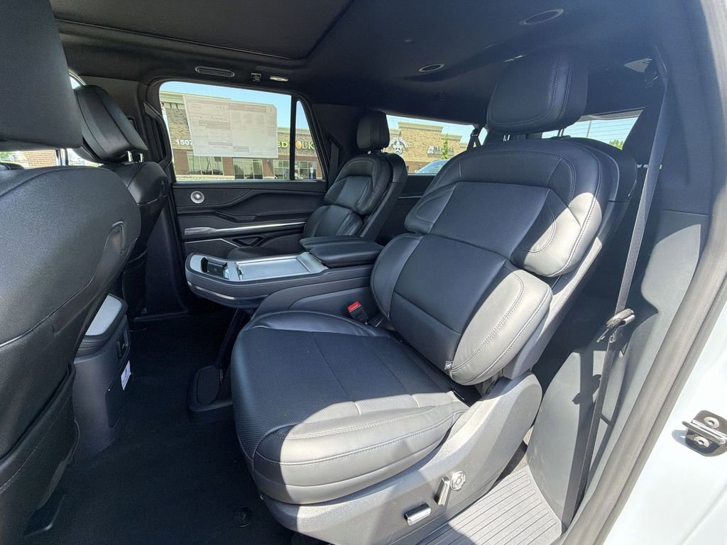 New 2026 Lincoln Navigator L Reserve AWD/4WD image 23