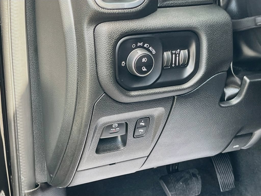 Used 2024 RAM 1500 Laramie AWD/4WD image 10
