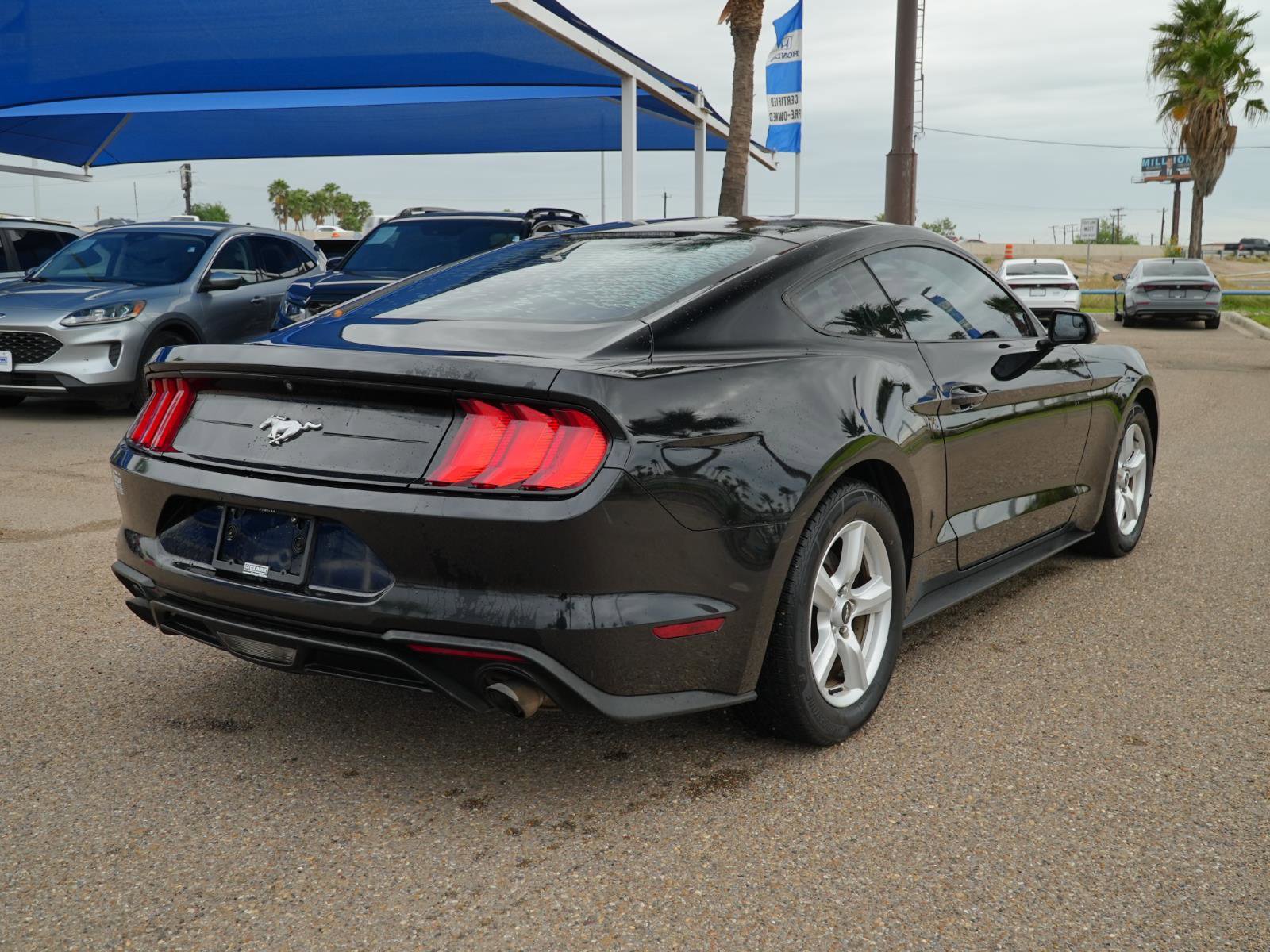 Used 2018 Ford Mustang Coupe image 5