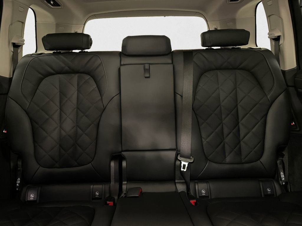 New 2026 BMW X7 xDrive40i AWD/4WD image 13