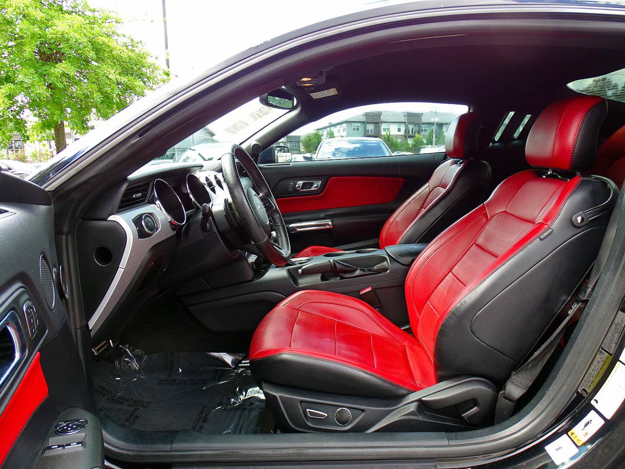 Used 2017 Ford Mustang GT Premium w/ Equipment Group 401A RWD image 22