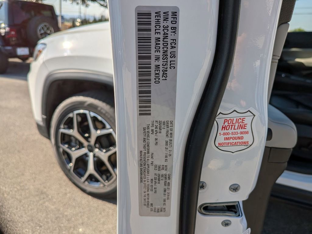 Used 2025 Jeep Compass Limited AWD/4WD image 33
