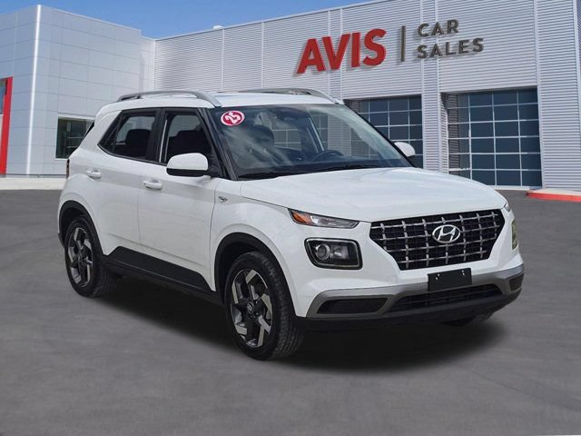 Used 2025 Hyundai Venue SEL FWD image 3