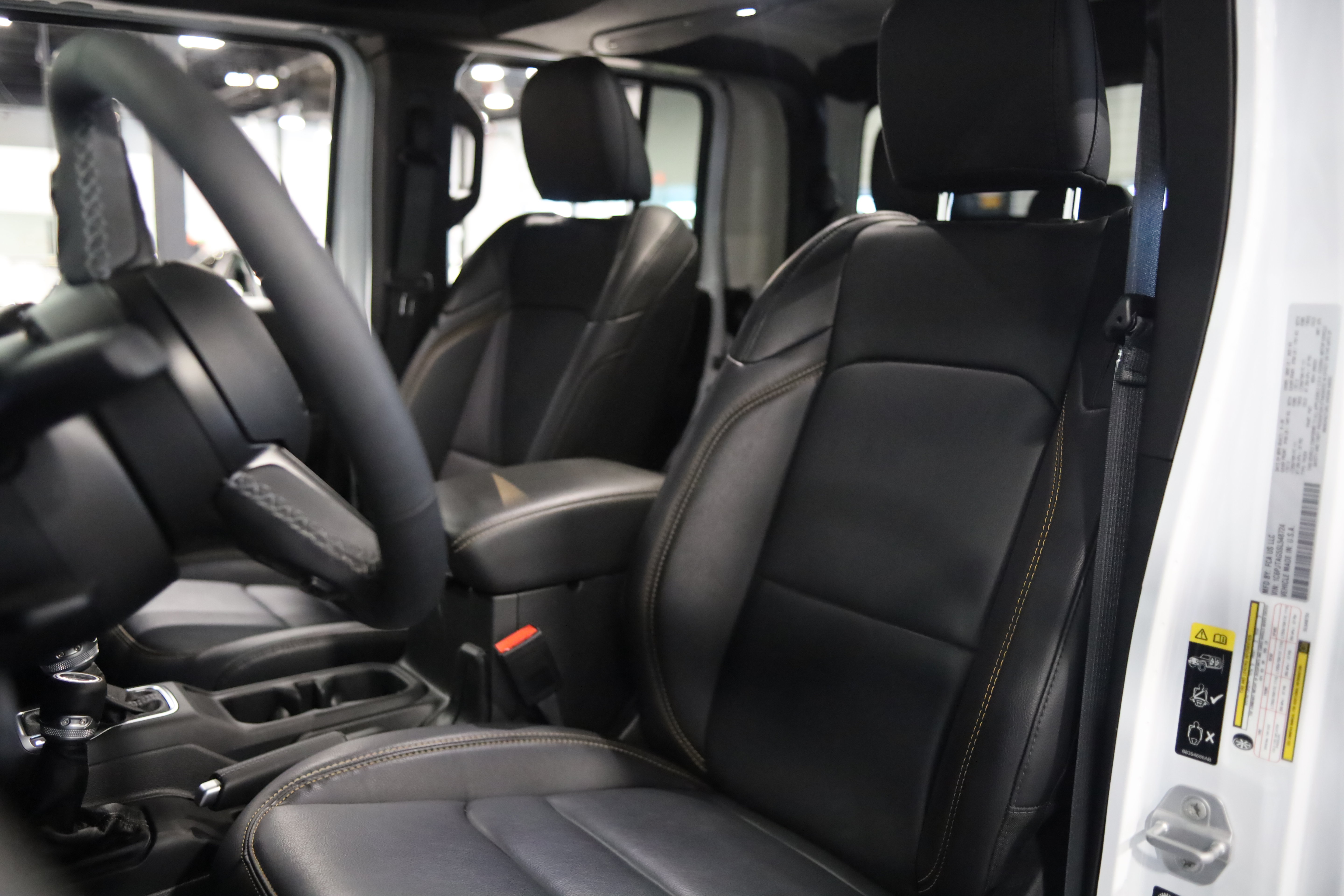 Used 2025 Jeep Gladiator Sport AWD/4WD image 16