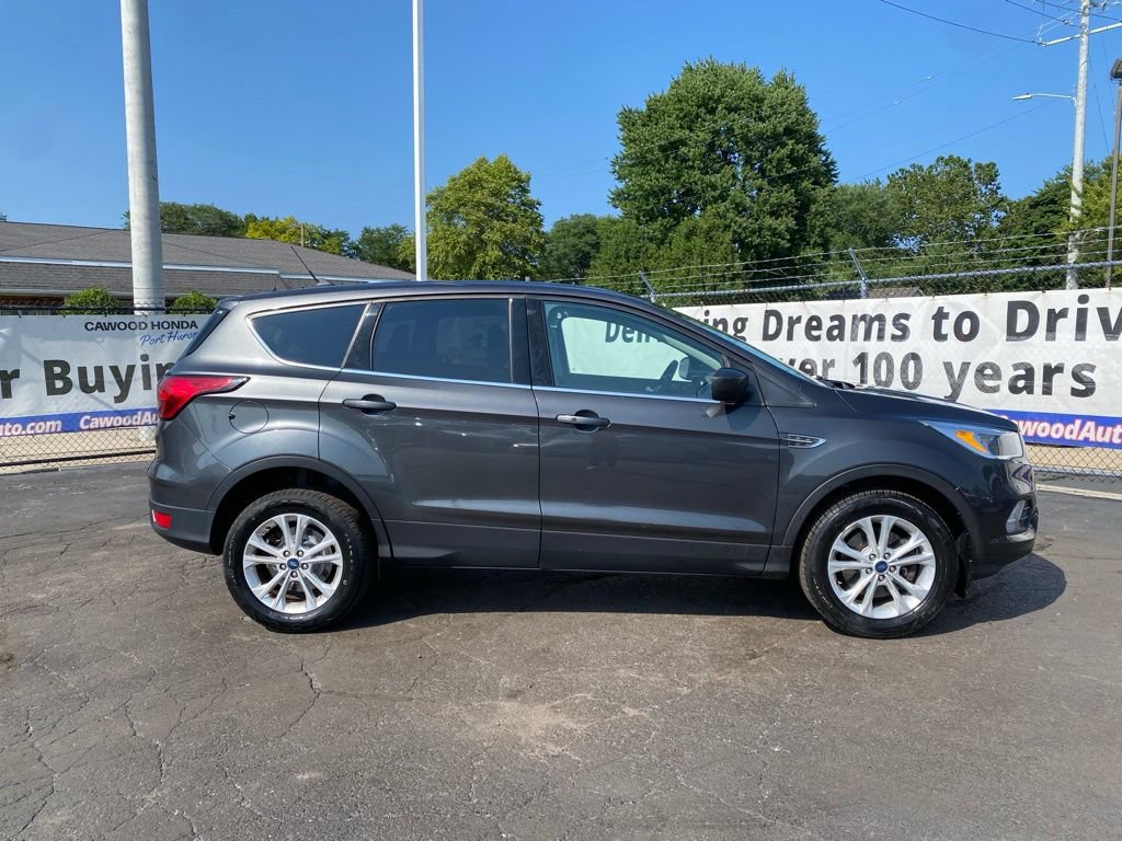 Used 2019 Ford Escape SE AWD/4WD image 2