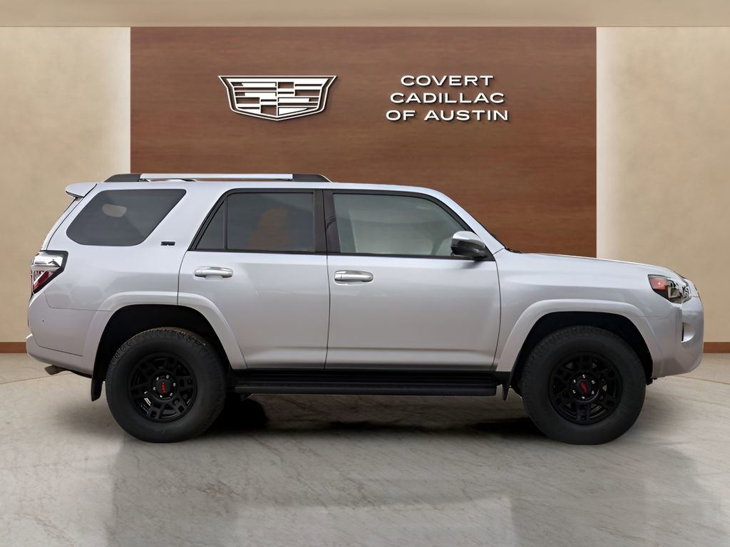 Used 2022 Toyota 4Runner SR5 AWD/4WD image 5