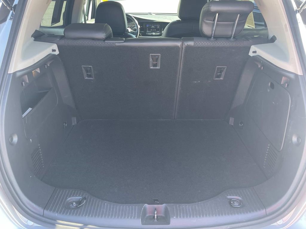 Used 2022 Buick Encore Preferred w/ Safety Package image 11