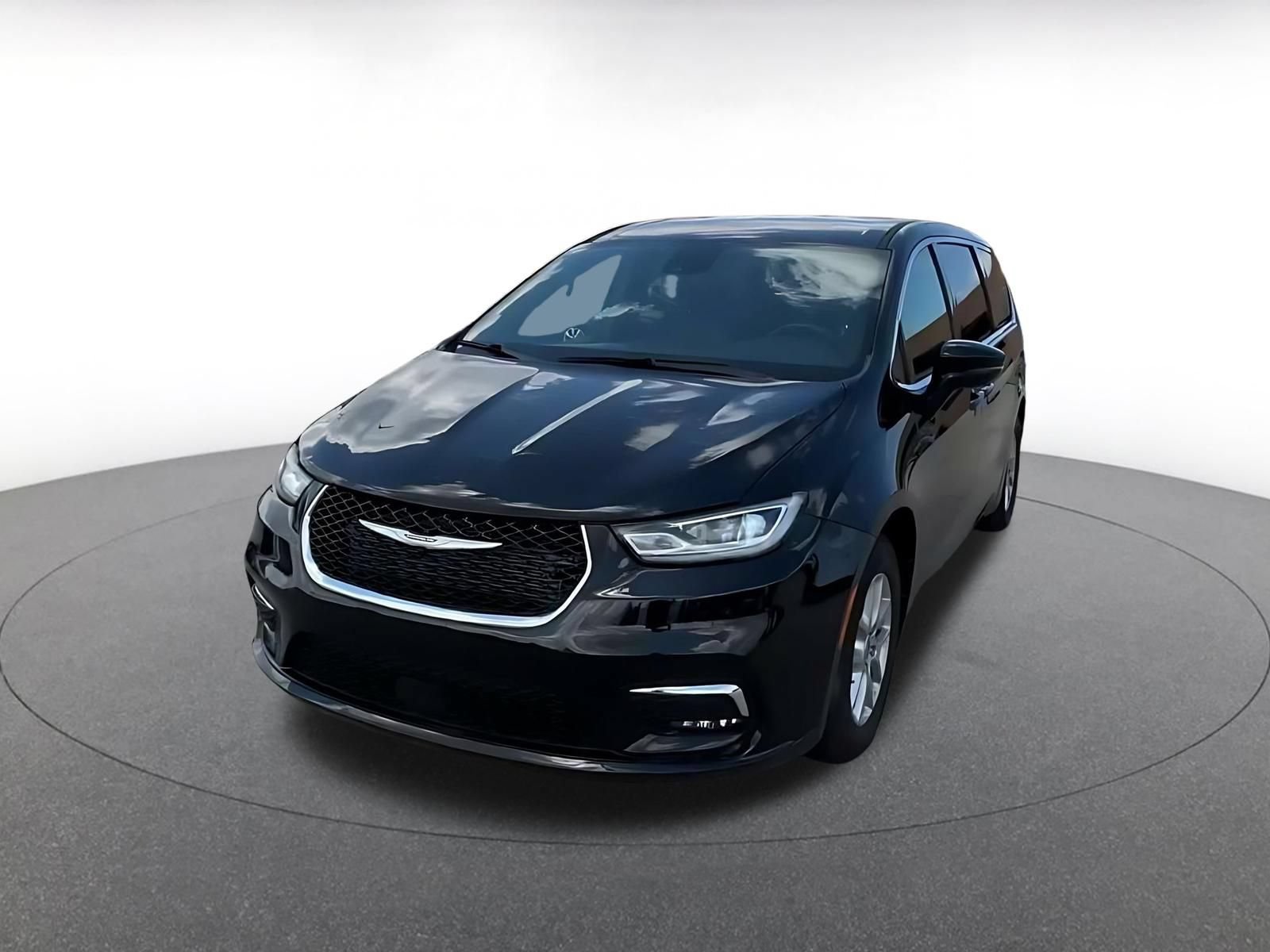 Used 2025 Chrysler Pacifica Select FWD image 6