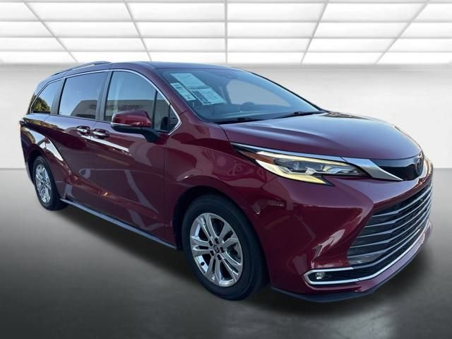 Used 2022 Toyota Sienna Platinum