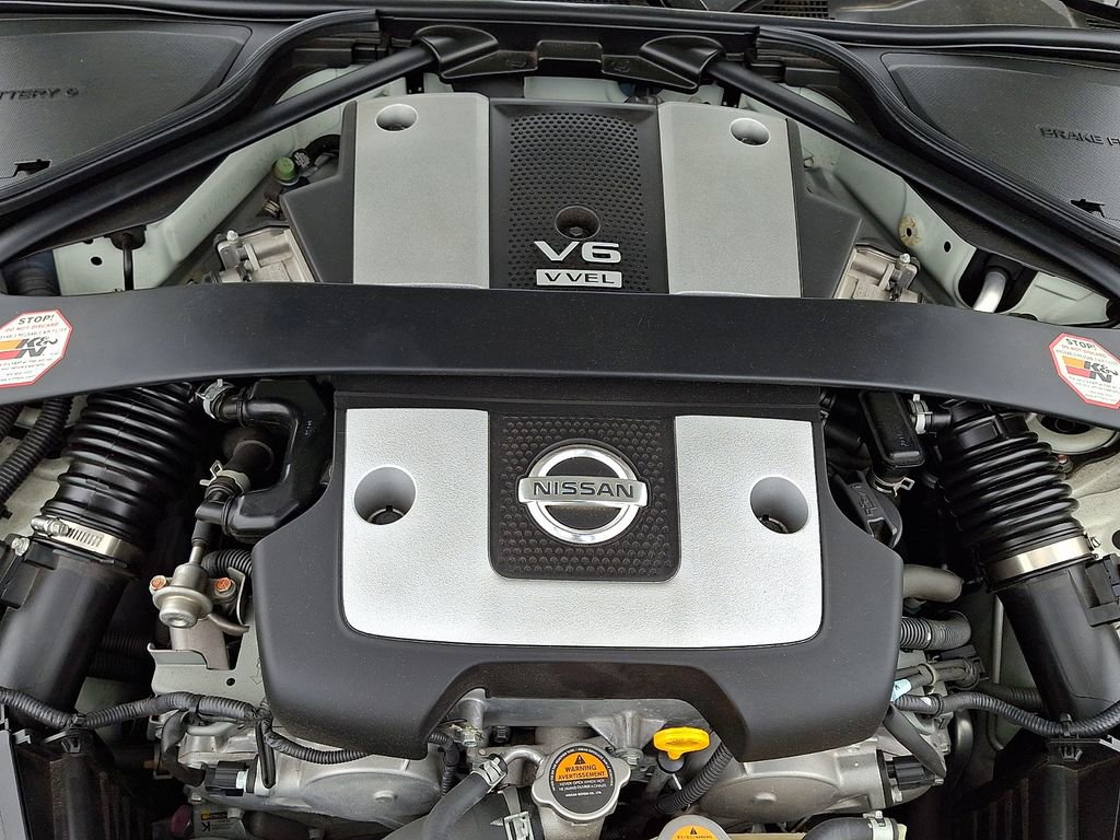 Used 2017 Nissan 370Z Coupe RWD image 26