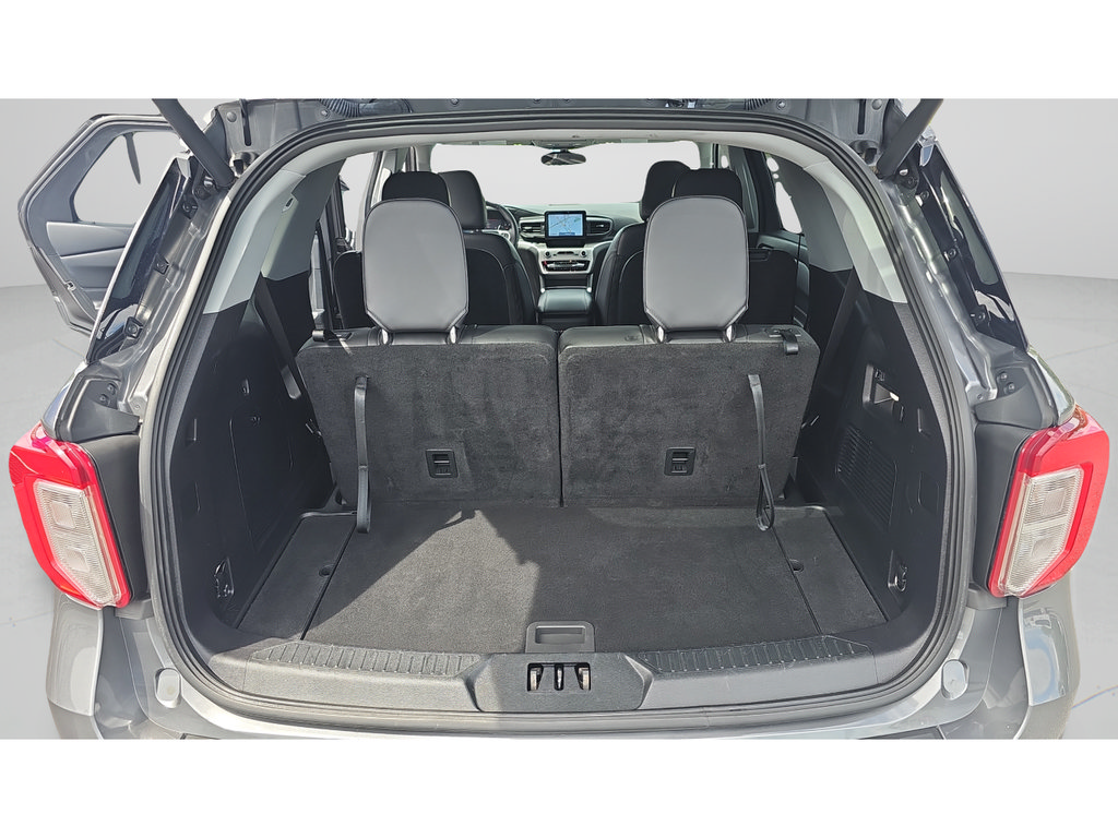 Used 2022 Ford Explorer XLT w/ Equipment Group 202A AWD/4WD image 23