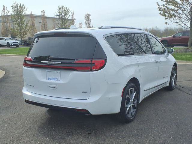 Certified 2021 Chrysler Pacifica Pinnacle AWD/4WD image 4