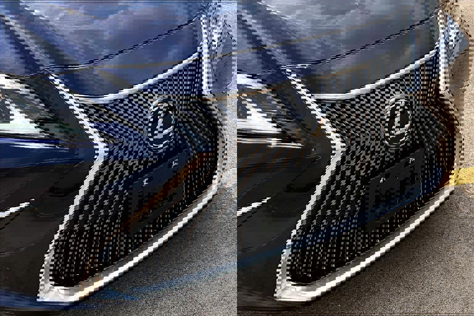 Used 2019 Lexus ES 350 w/ Accessory Package 2 FWD image 29