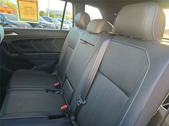 Used 2023 Volkswagen Tiguan SE R-Line image 11