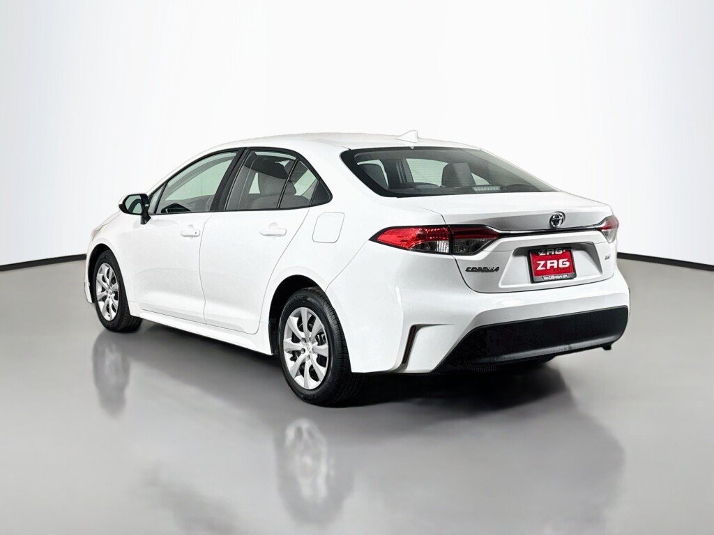 Used 2025 Toyota Corolla LE FWD image 3