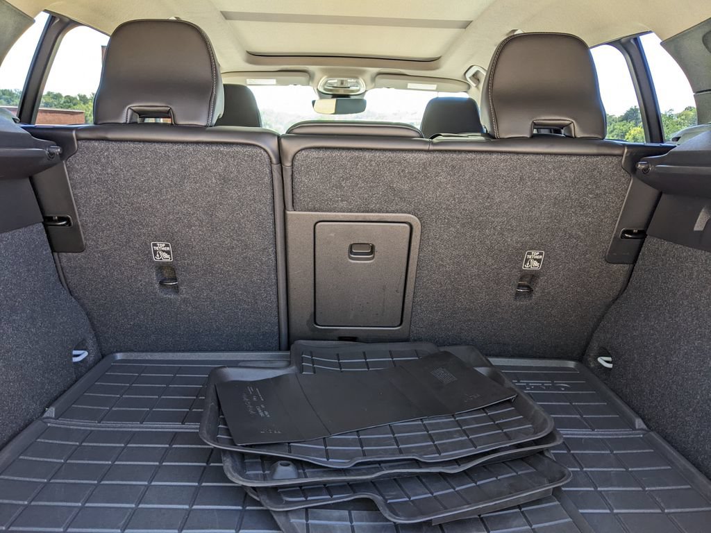 Certified 2024 Volvo XC40 B5 Plus w/ Protection Package Premier AWD/4WD image 26