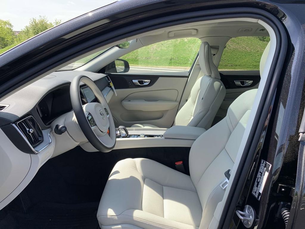 New 2025 Volvo V60 B5 Cross Country Plus w/ Protection Package Premier image 4