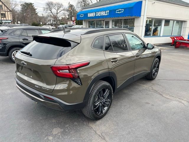 Used 2024 Chevrolet Trax ACTIV w/ Driver Confidence Package image 3